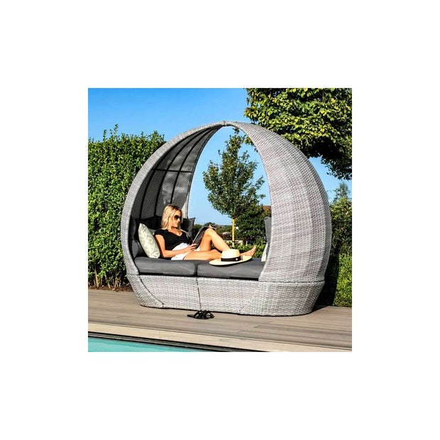 Ascot Daybed – Hand‑woven Outdoor Daybed with Season‑Proof Cushions & Aluminium Frame, Weather‑Resistant